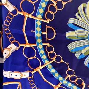 Gucci chain flower equestrian silk scarf